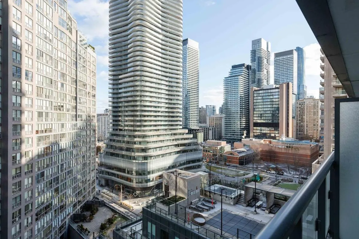 Downtown Condo With 2 Beds - Sleeps 3 By Yorkville Toronto Canada