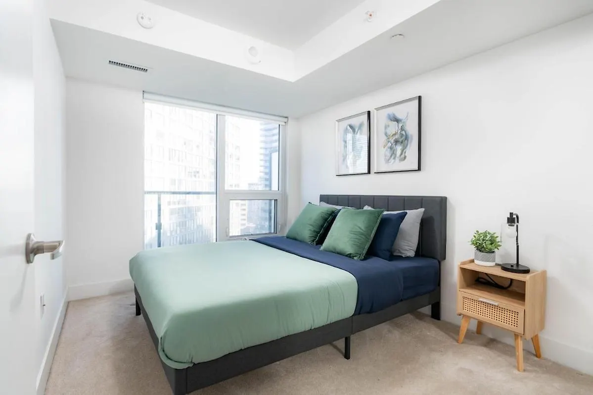 Holiday home Downtown Condo With 2 Beds - Sleeps 3 By Yorkville Toronto Canada